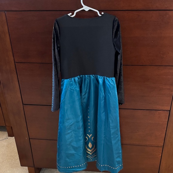 Princess Anna- Teal and Black Kids Costume with Cape - Picture 6 of 8